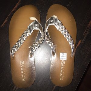 Sperry flip flops